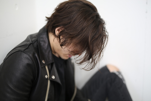 男性の髪型をパーマを軸に考える セクシーなミディアム編 Careblog Magnolia マグノリア 東京 表参道にあるパーマが得意なヘアサロン